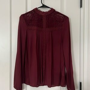 Coco + Jameson Lind bell sleeve burgundy.    Lace on the neck line.  Size M